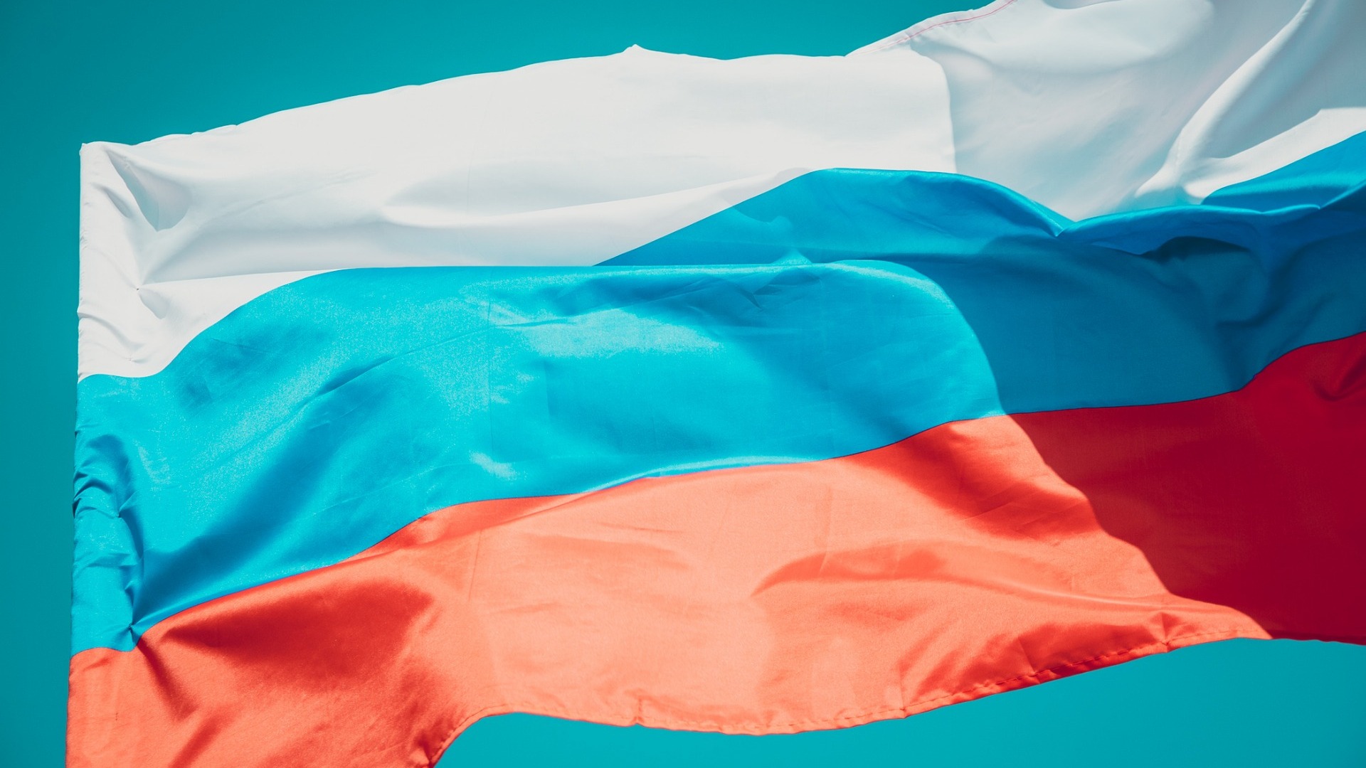 «Нас не сломить»: Минниханов поздравил татарстанцев с Днем России