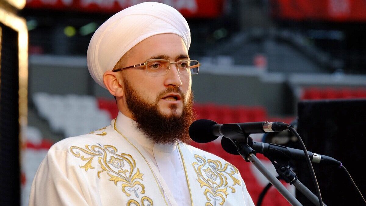 Муфтий Татарстана назвал глупостью сожжение Корана украинским военным